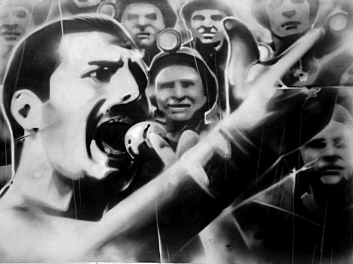 Константин Еременко. Из серии «История Новосибирска». Выступление ансамбля «Королева» перед строителями Новосибирского метрополитена в октябре 1983 г. 2010