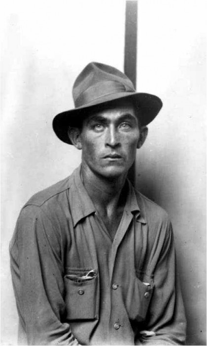 Майк Дисфармер. Без названия, ок. 1940 (C) www.disfarmer.com